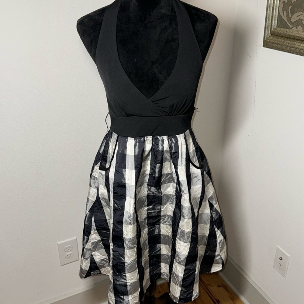 City Triangle black halter cocktail dress plaid taffeta Sz 7